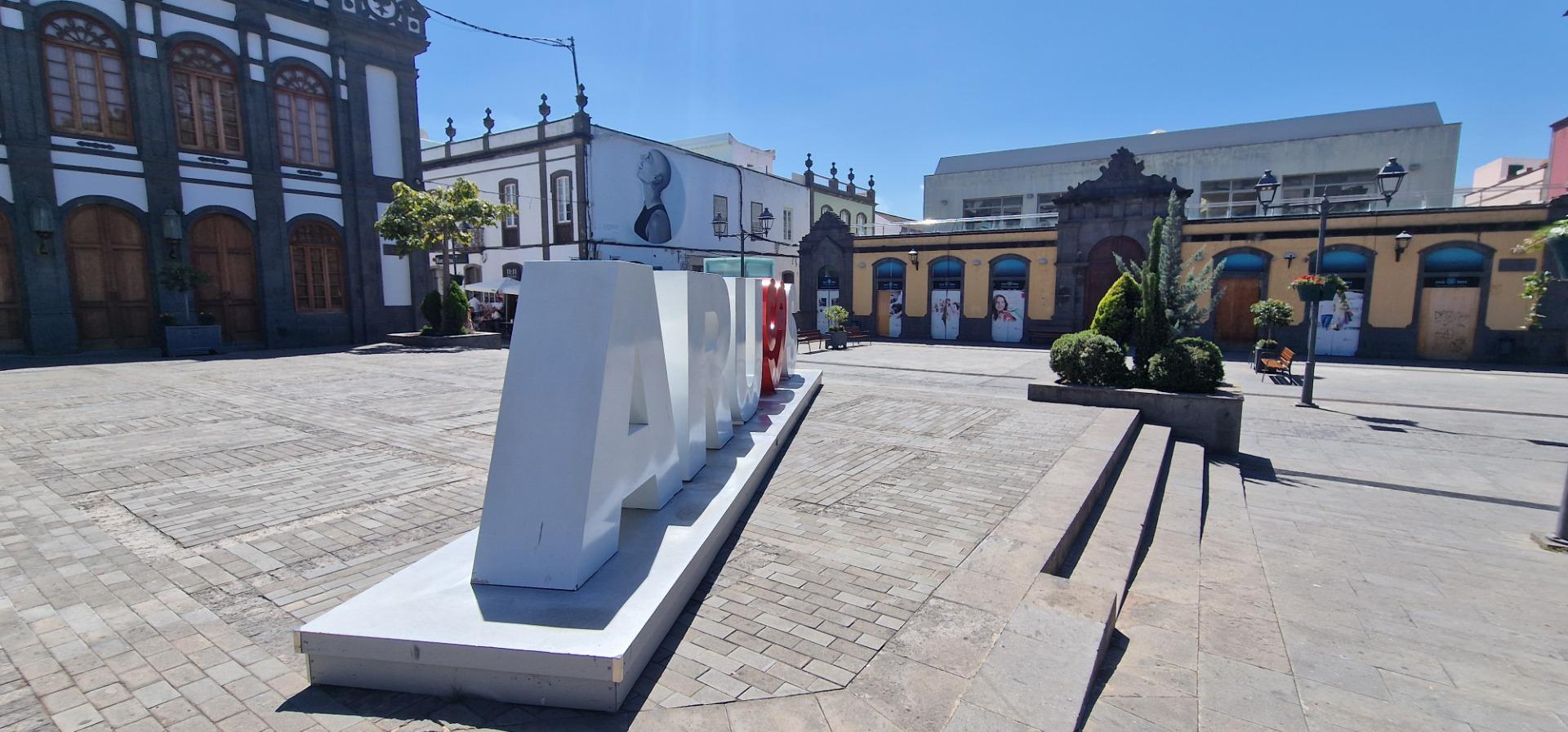 EXCLUSIVO PALACETE EN LA EMBLEMÁTICA PLAZA DE LA CONSTITUCIÓN, ARUCAS